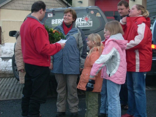 Familie Ott und Dr. Stegen mit den Kindern gemeinsam mit unserem Leiter